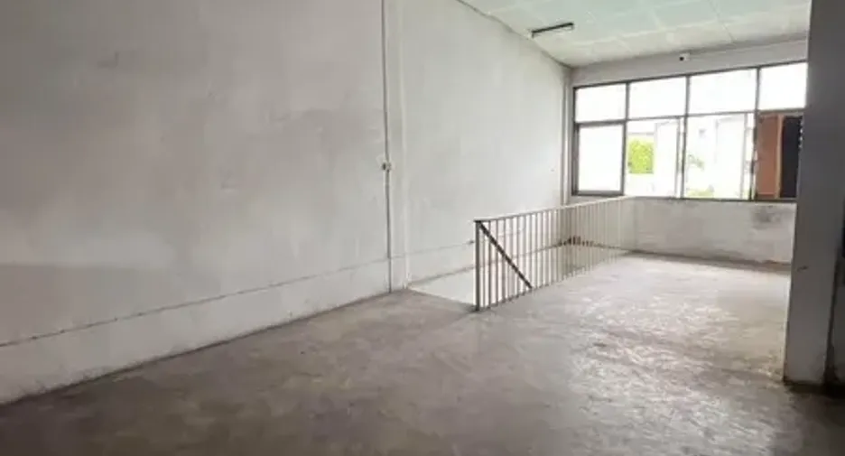 For rent retail Space in Watthana, Bangkok
