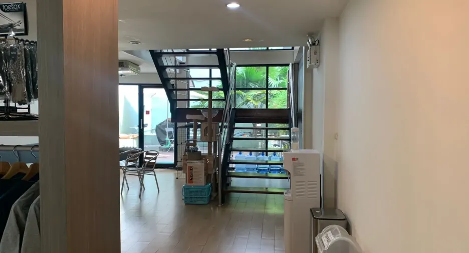 For rent retail Space in Watthana, Bangkok