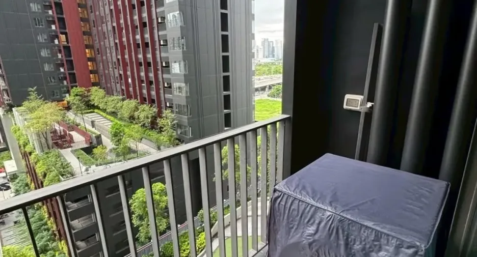For sale studio condo in Huai Khwang, Bangkok