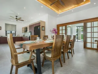 For sale and for rent 4 bedrooms villa in Mueang Phuket, Phuket