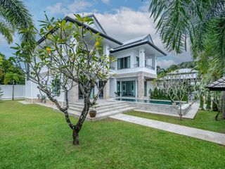 For sale and for rent 4 bedrooms villa in Mueang Phuket, Phuket