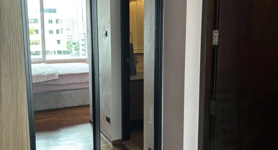 For rent 2 bedrooms condo in Pathum Wan, Bangkok