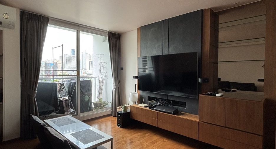 For rent 2 bedrooms condo in Pathum Wan, Bangkok