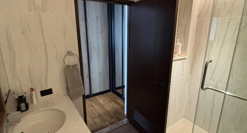 For rent 2 bedrooms condo in Pathum Wan, Bangkok