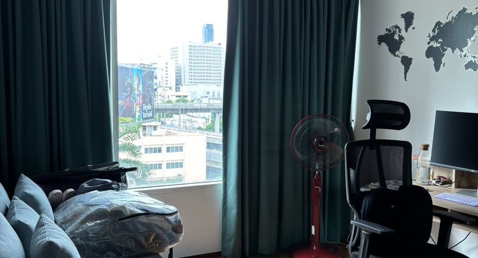 For rent 2 bedrooms condo in Pathum Wan, Bangkok