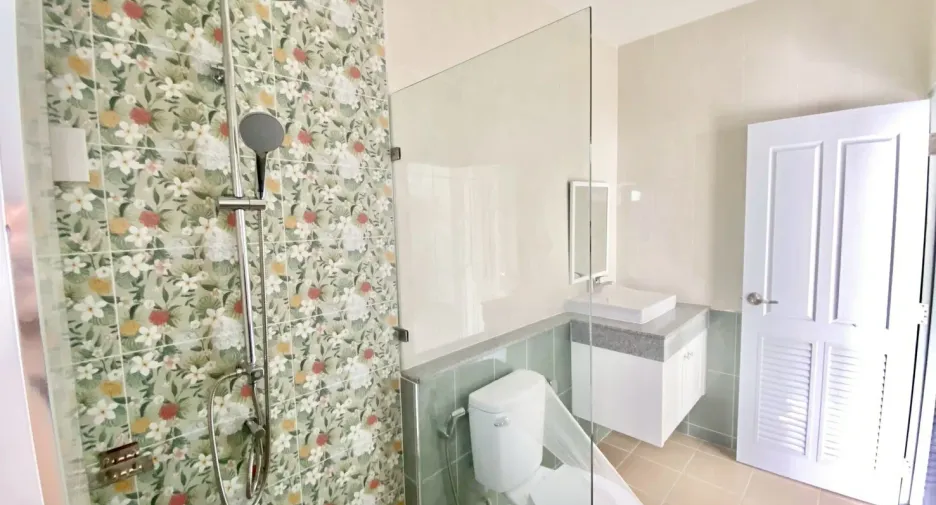 For sale 4 bedrooms house in Hang Dong, Chiang Mai