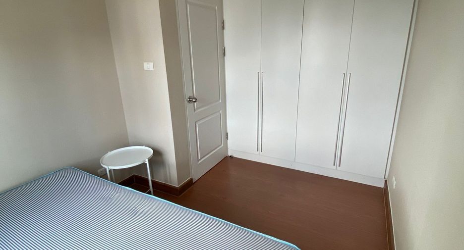 À louer 2 chambres condo à Huai Khwang, Bangkok