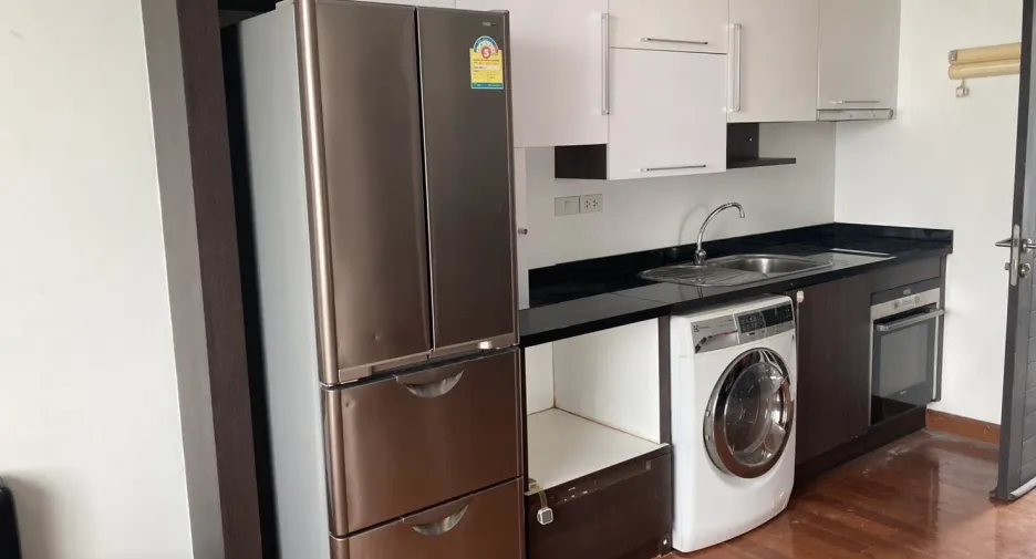 For rent 2 bedrooms condo in Phaya Thai, Bangkok