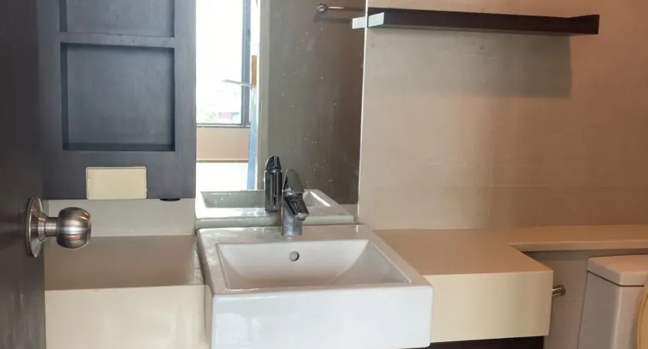 For rent 2 bedrooms condo in Phaya Thai, Bangkok