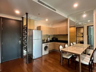 Wohnung zur Miete mit 2 Zimmer in Pathum Wan, Bangkok