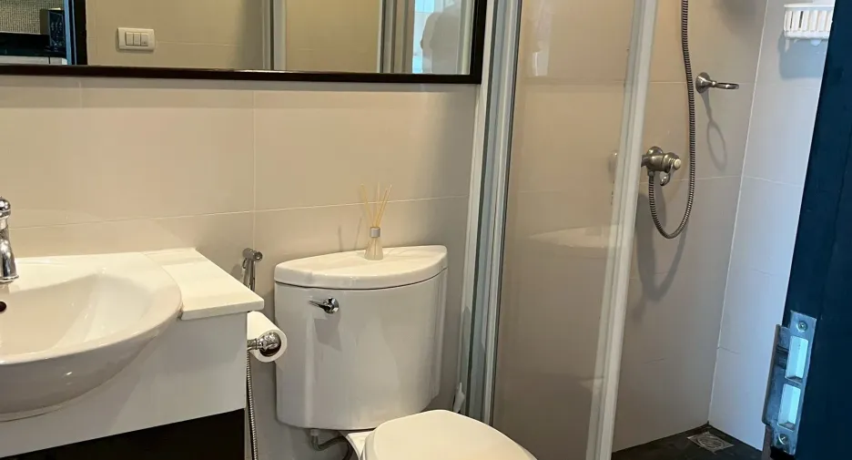 Condo en alquiler de 2 habitaciones en Pathum Wan, Bangkok