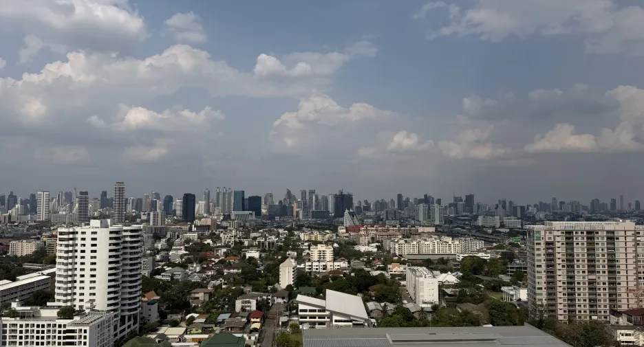For rent 2 bedrooms condo in Yan Nawa, Bangkok