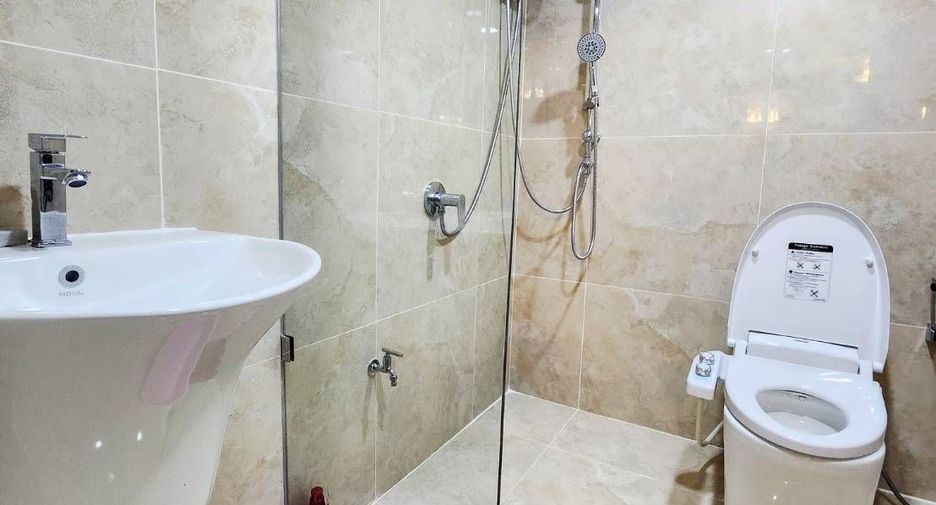 Condo en venta de 3 habitaciones en Bang Rak, Bangkok