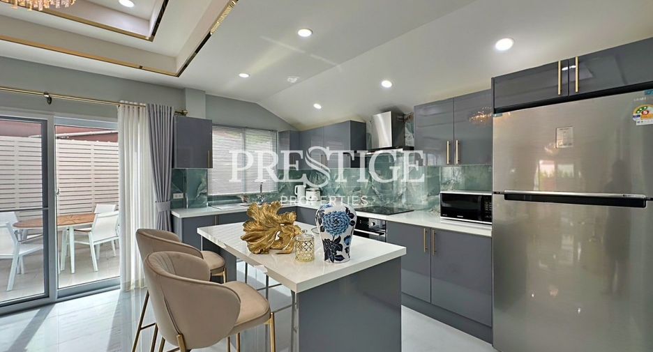 For sale 4 bedrooms house in Bang Lamung, Chonburi