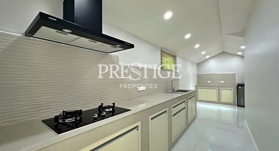 For sale 4 bedrooms house in Bang Lamung, Chonburi