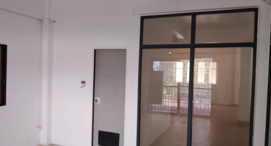 Gewerbefläche zum Kauf und zur Miete mit 8 Zimmer in Bang Lamung, Chonburi