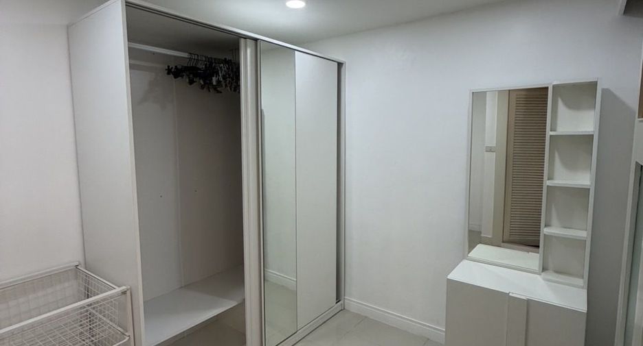 For rent 2 bedrooms condo in Bang Lamung, Chonburi