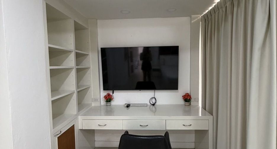 For rent 2 bedrooms condo in Bang Lamung, Chonburi