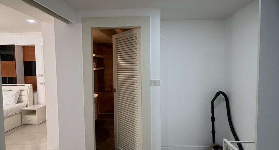 For rent 2 bedrooms condo in Bang Lamung, Chonburi