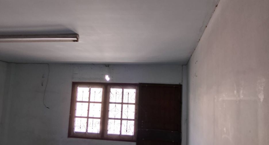 For sale and for rent 3 bedrooms retail Space in Bang Lamung, Chonburi