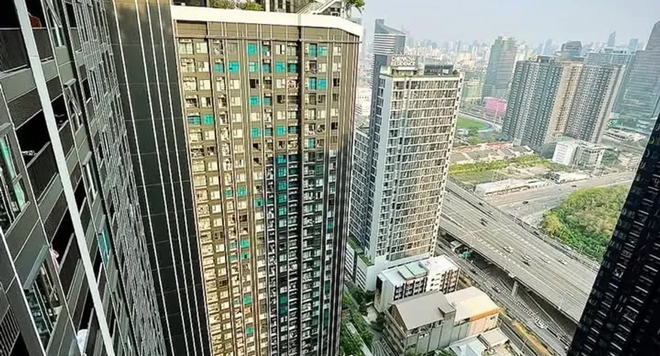 For rent 1 bed condo in Huai Khwang, Bangkok