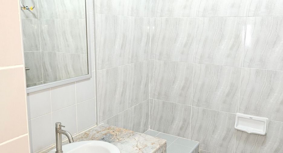 For rent 3 bedrooms apartment in Suan Luang, Bangkok