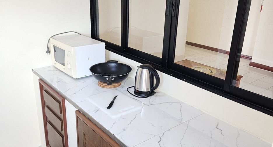 For rent 3 bedrooms apartment in Suan Luang, Bangkok
