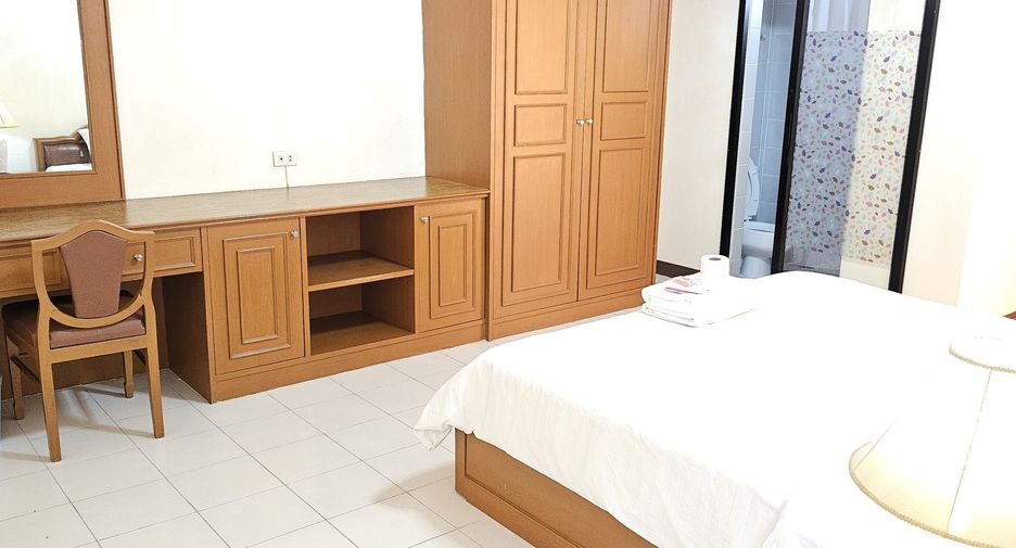 For rent 3 bedrooms apartment in Suan Luang, Bangkok
