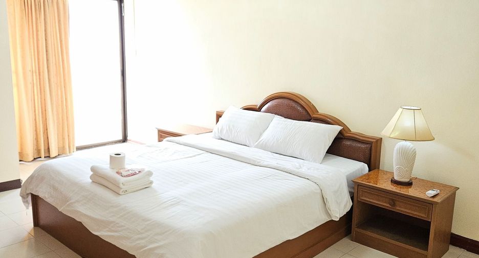 For rent 3 bedrooms apartment in Suan Luang, Bangkok