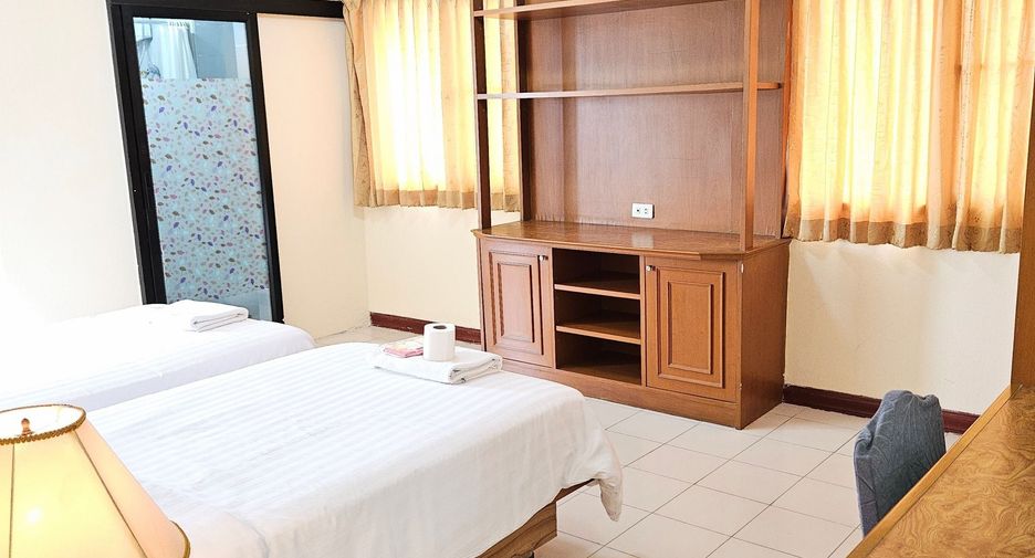 For rent 3 bedrooms apartment in Suan Luang, Bangkok