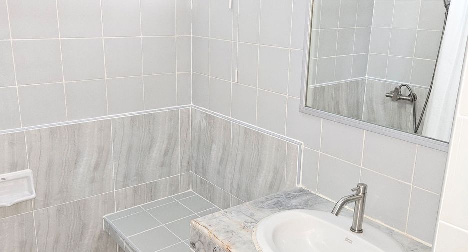 For rent 3 bedrooms apartment in Suan Luang, Bangkok