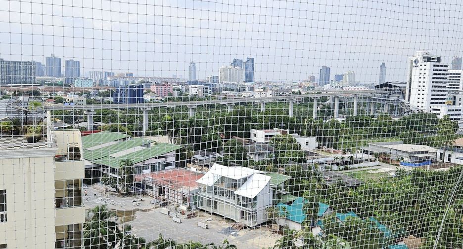 For rent 3 bedrooms apartment in Suan Luang, Bangkok