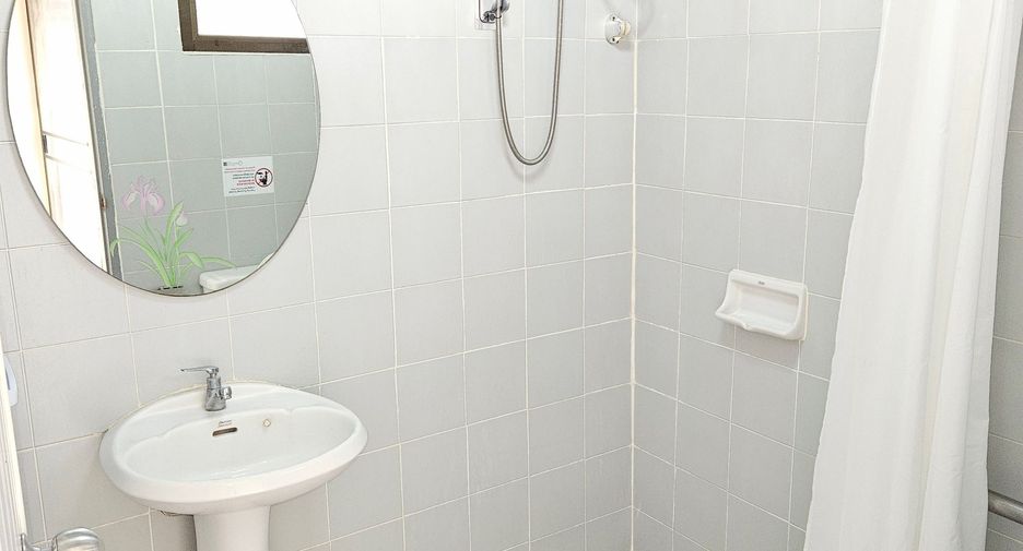 For rent 3 bedrooms apartment in Suan Luang, Bangkok