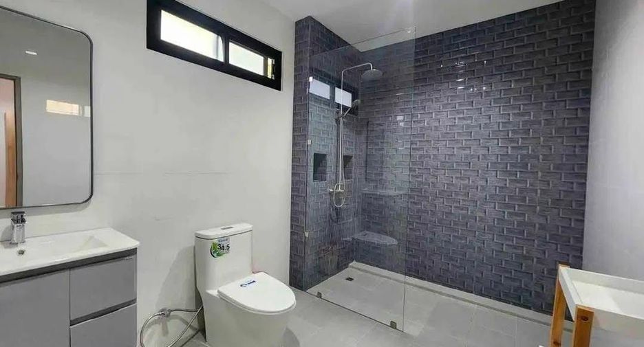 À louer 3 chambres villa à Mueang Phuket, Phuket