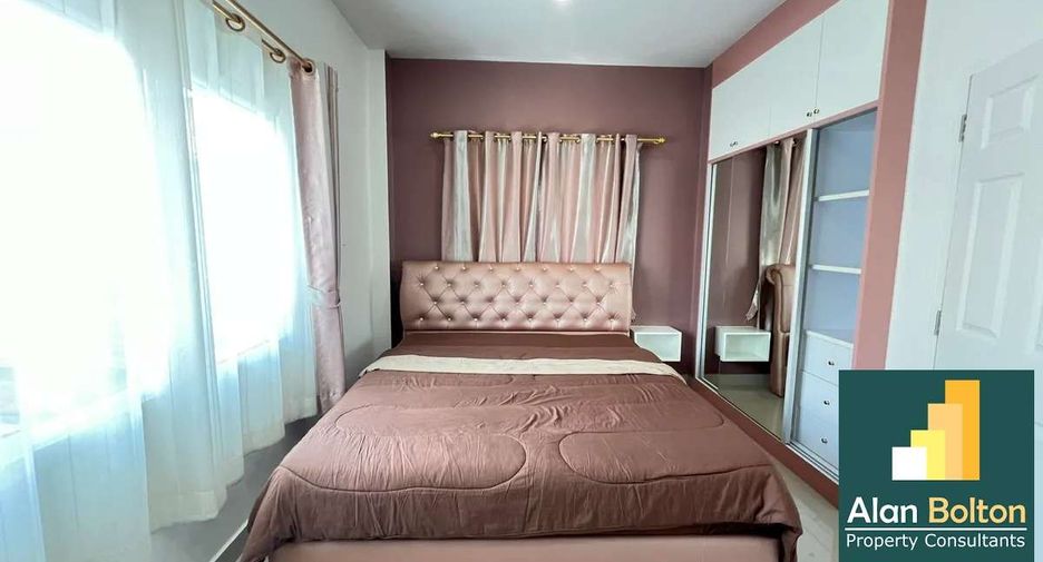 À louer 2 chambres maison de ville à East Pattaya, Pattaya