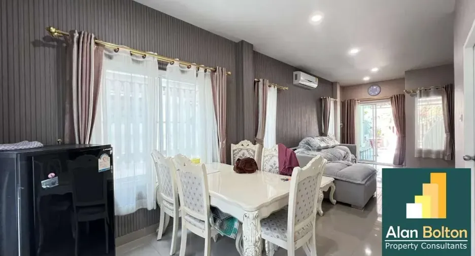 For rent 2 bedrooms townhouse in Jomtien, Pattaya