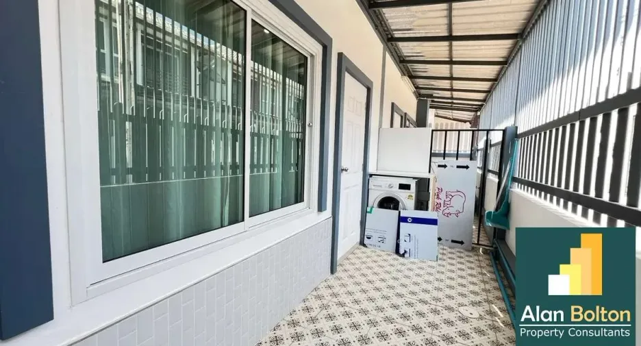 For rent 2 bedrooms townhouse in Jomtien, Pattaya