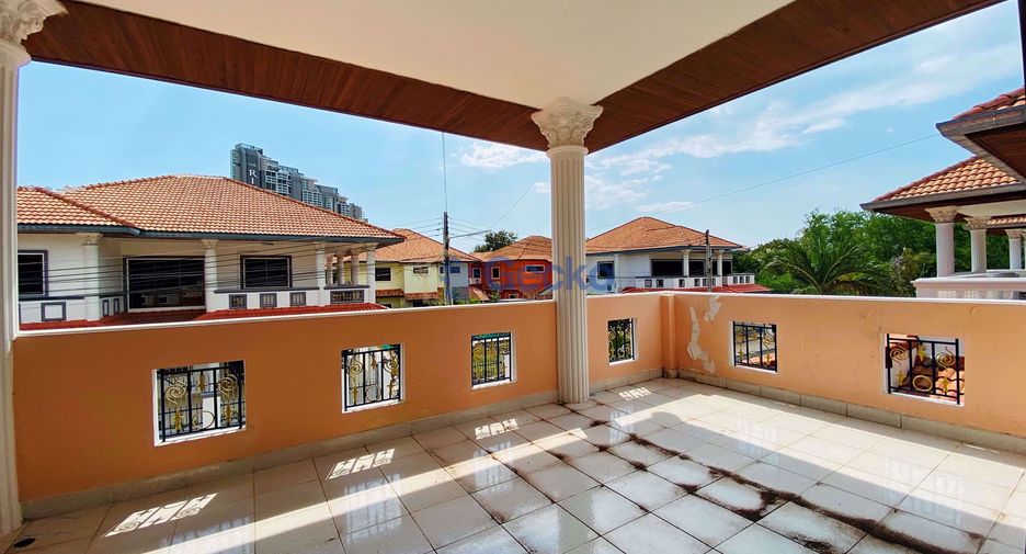 For sale 4 bedrooms house in Jomtien, Pattaya