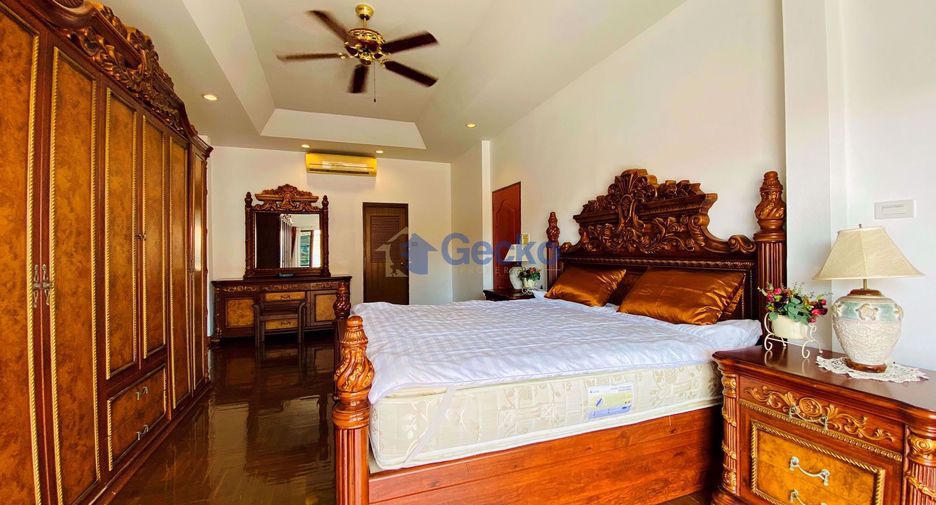 For sale 4 bedrooms house in Jomtien, Pattaya