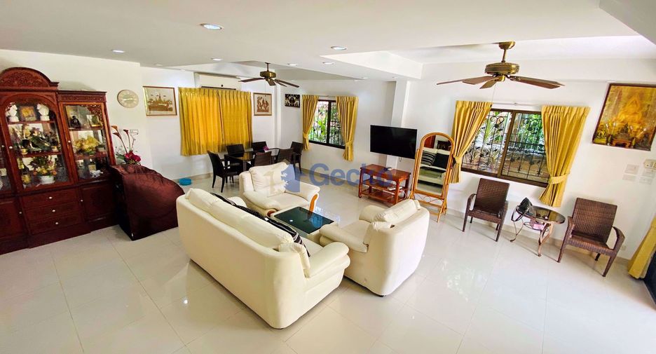 For sale 4 bedrooms house in Jomtien, Pattaya