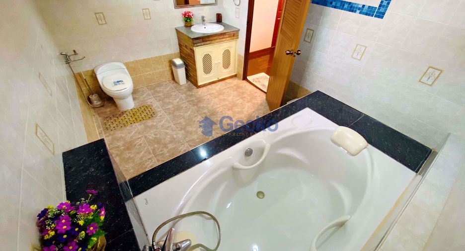 For sale 4 bedrooms house in Jomtien, Pattaya