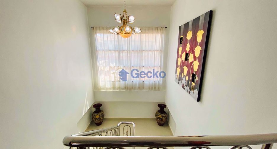 For sale 4 bedrooms house in Jomtien, Pattaya