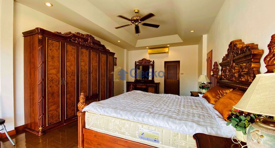 For sale 4 bedrooms house in Jomtien, Pattaya