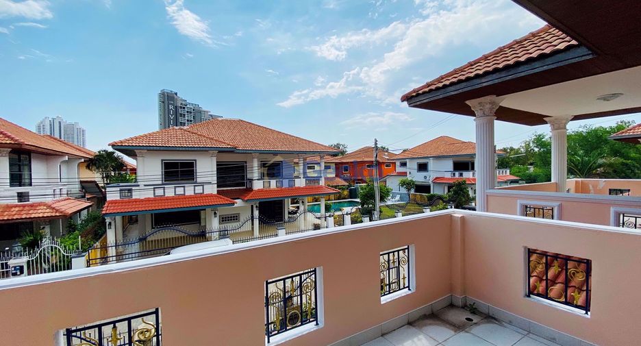 For sale 4 bedrooms house in Jomtien, Pattaya