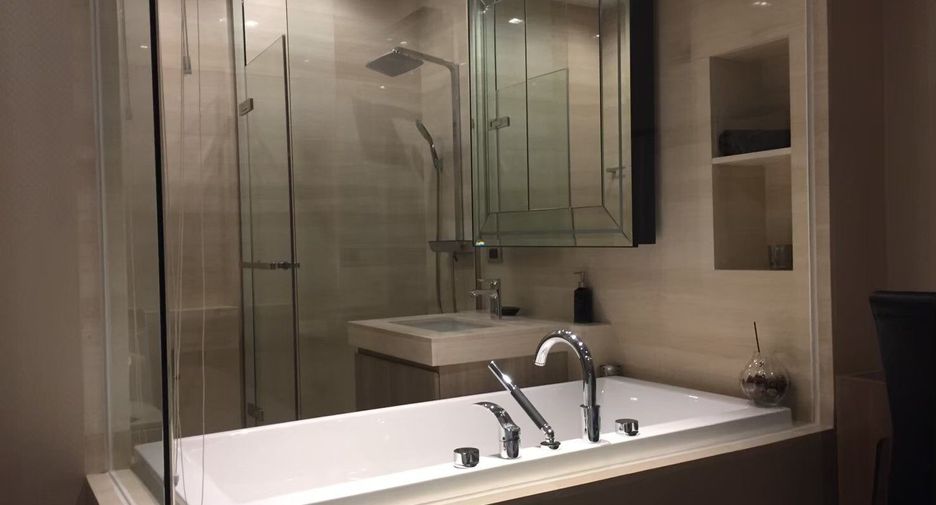 For rent 1 bed condo in Khlong Toei, Bangkok