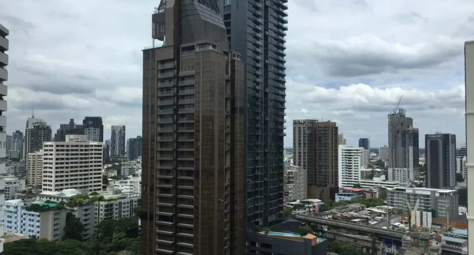 For rent 1 bed condo in Khlong Toei, Bangkok