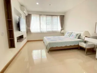 À louer 4 chambres condo à Watthana, Bangkok