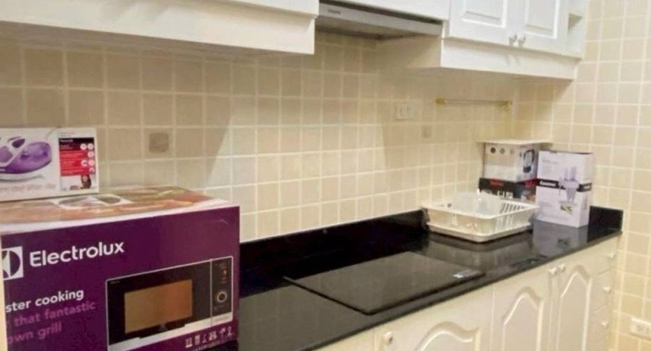 For rent 4 bedrooms condo in Watthana, Bangkok