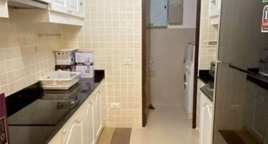 For rent 4 bedrooms condo in Watthana, Bangkok