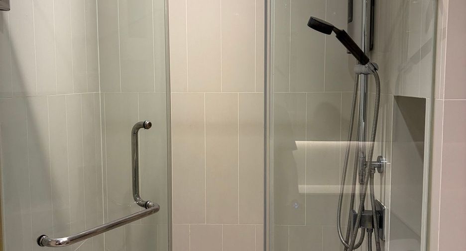 For rent 1 bed condo in Phaya Thai, Bangkok